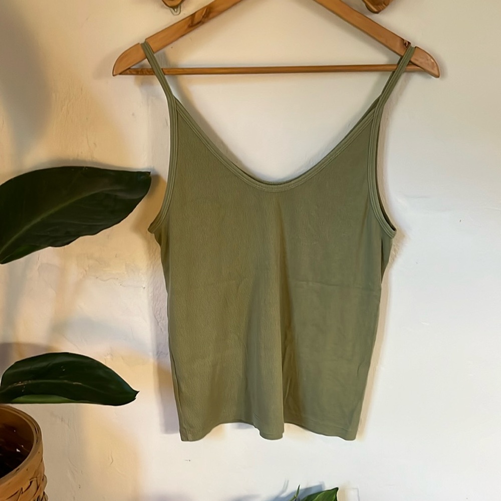 Universal Thread Scoop Neck Tank - Picture 2 of 3